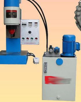 沒有鉚釘連接的無鉚釘鉚接機如何調試？