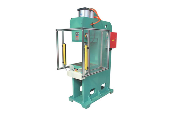 常州大型氣液增壓鉚接機(jī)